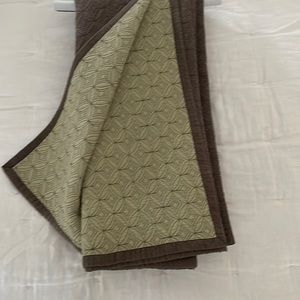RH reversible quilt comforter